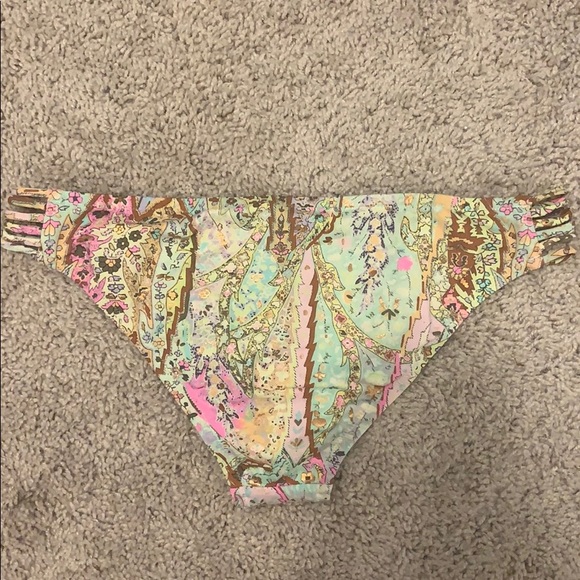 Victoria’s Secret bikini bottom - Picture 3 of 4